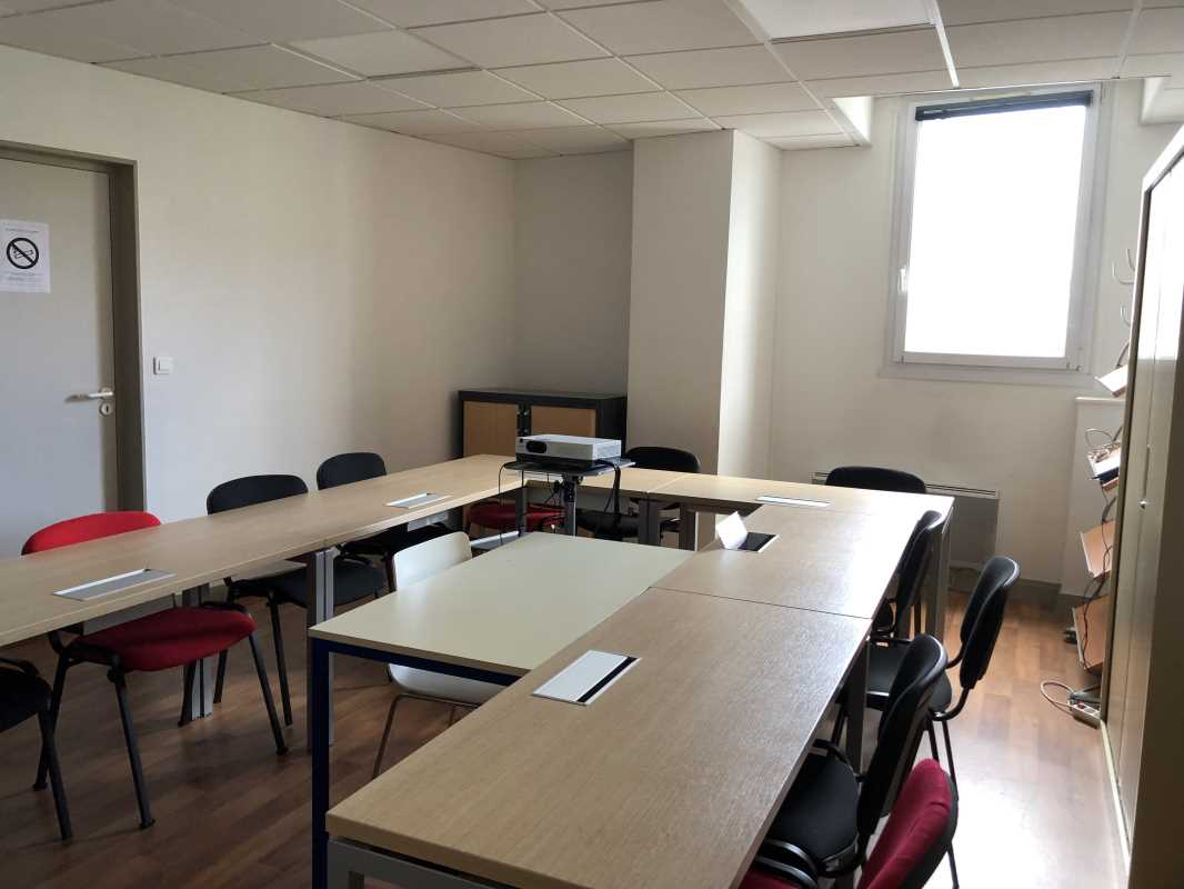 Visuel 7 de l'annonce : À louer : Bureaux de 171 m² au coeur du port de commerce à Brest