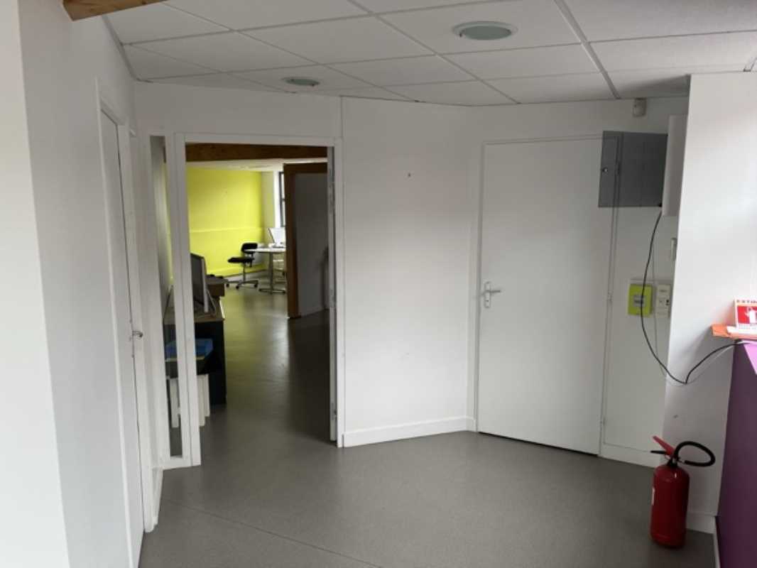 Visuel 2 de l'annonce : A LOUER - BUREAUX - 90M² ENVIRON - BREST 