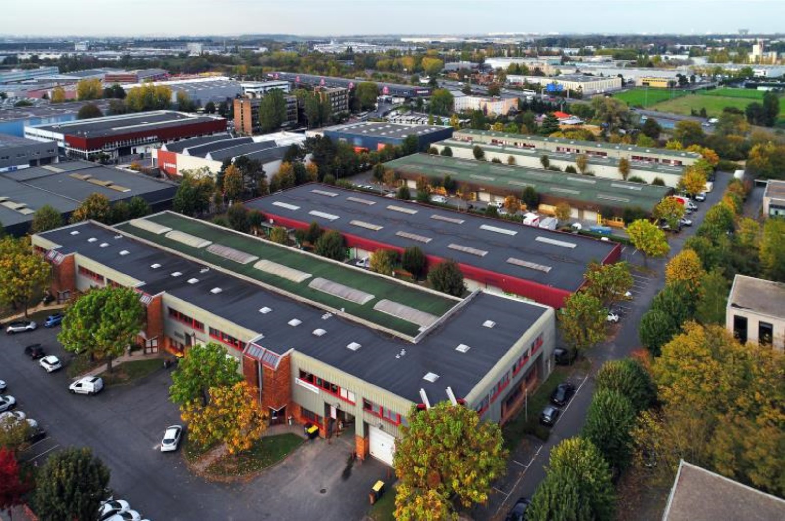 Entrepôt et bureaux à louer