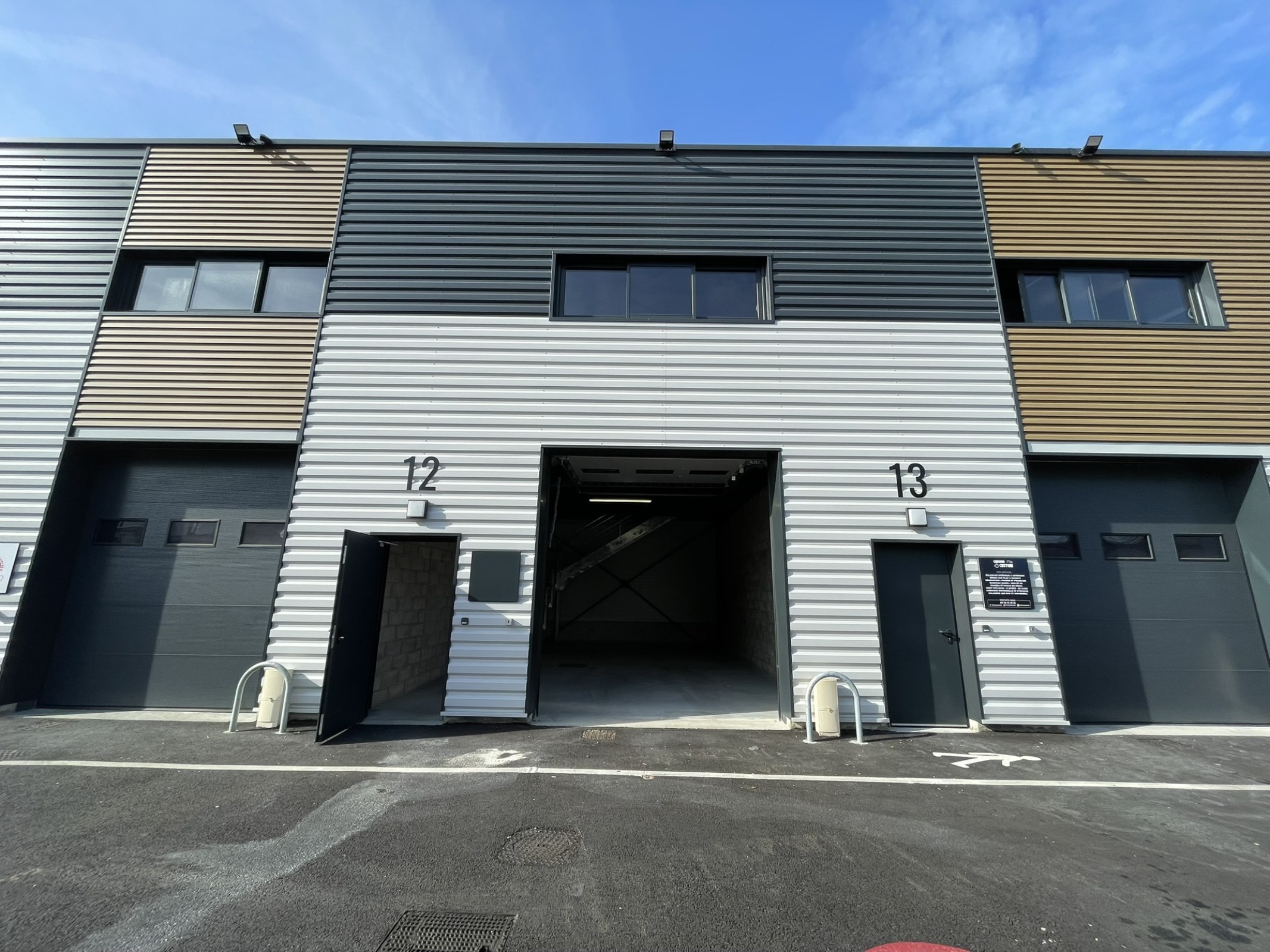 Entrepôt / Activité à louer - Épinay-Sur-Seine (93800) - 1589 m² - 25 424 €/mois