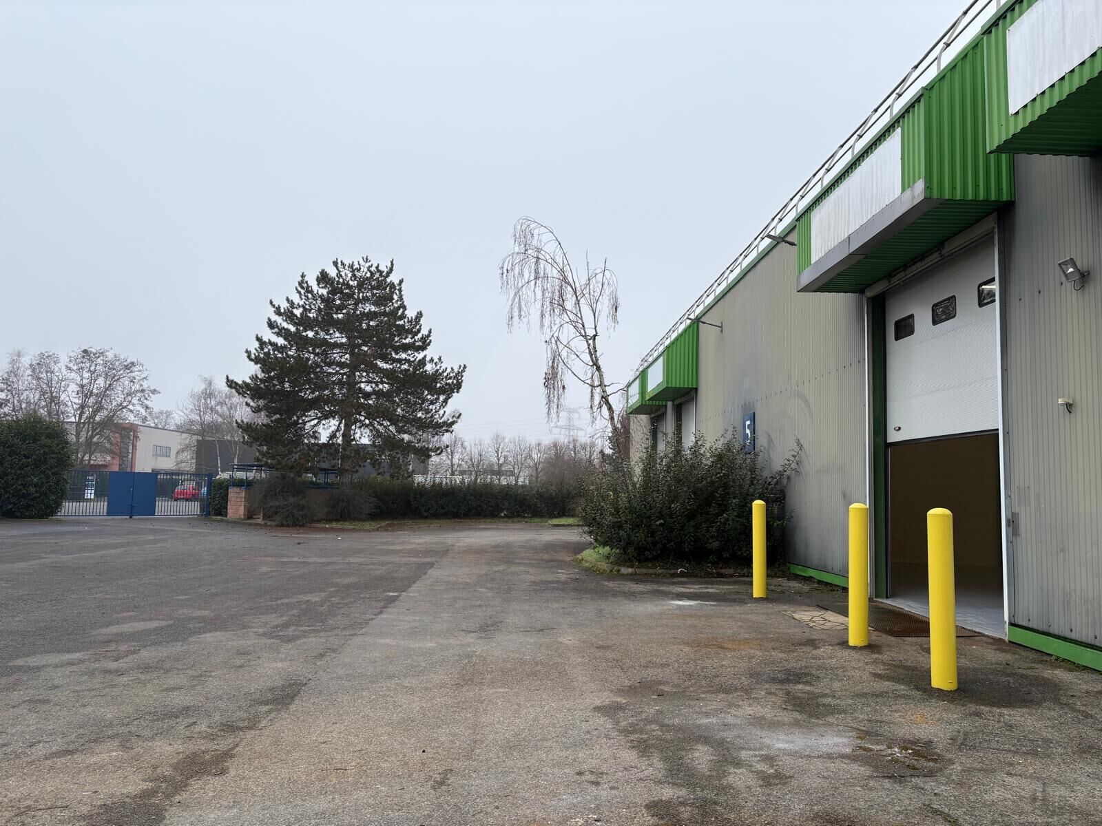 A louer Locaux d'activité Carnetin