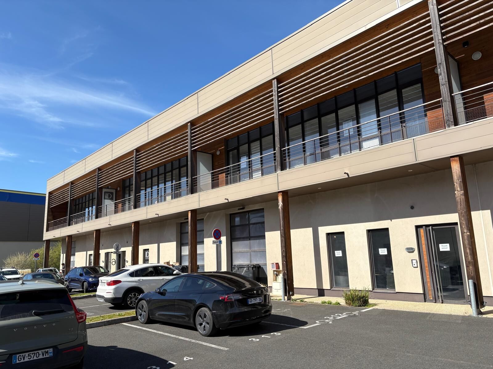 Entrepôt / Activité à louer - Collégien (77090) - 392 m² - 3 528 €/mois