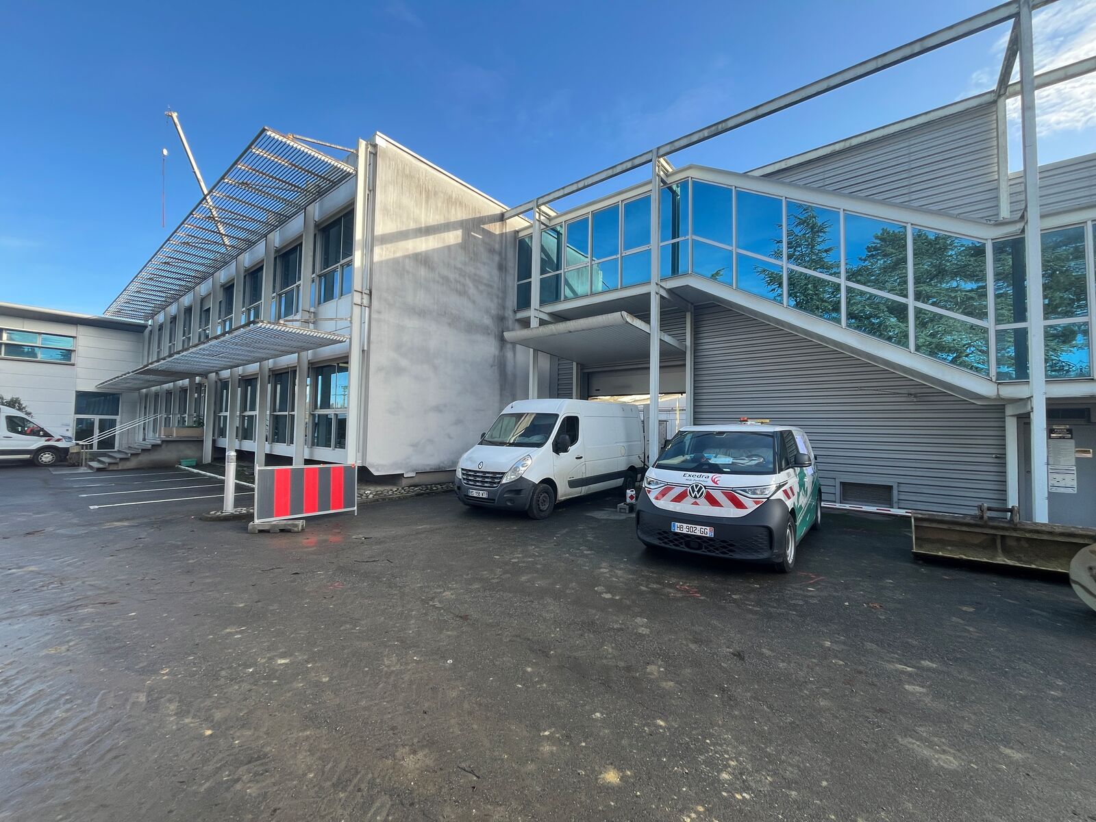 Locaux d'activité - 31850 MONTRABE