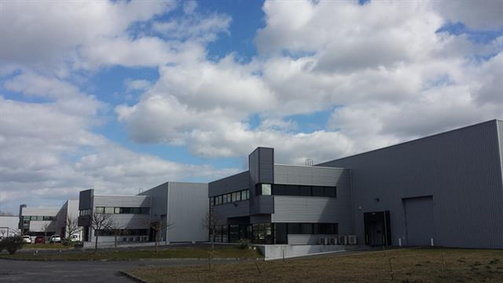 Entrepôts - 31620 VILLENEUVE LES BOULOC