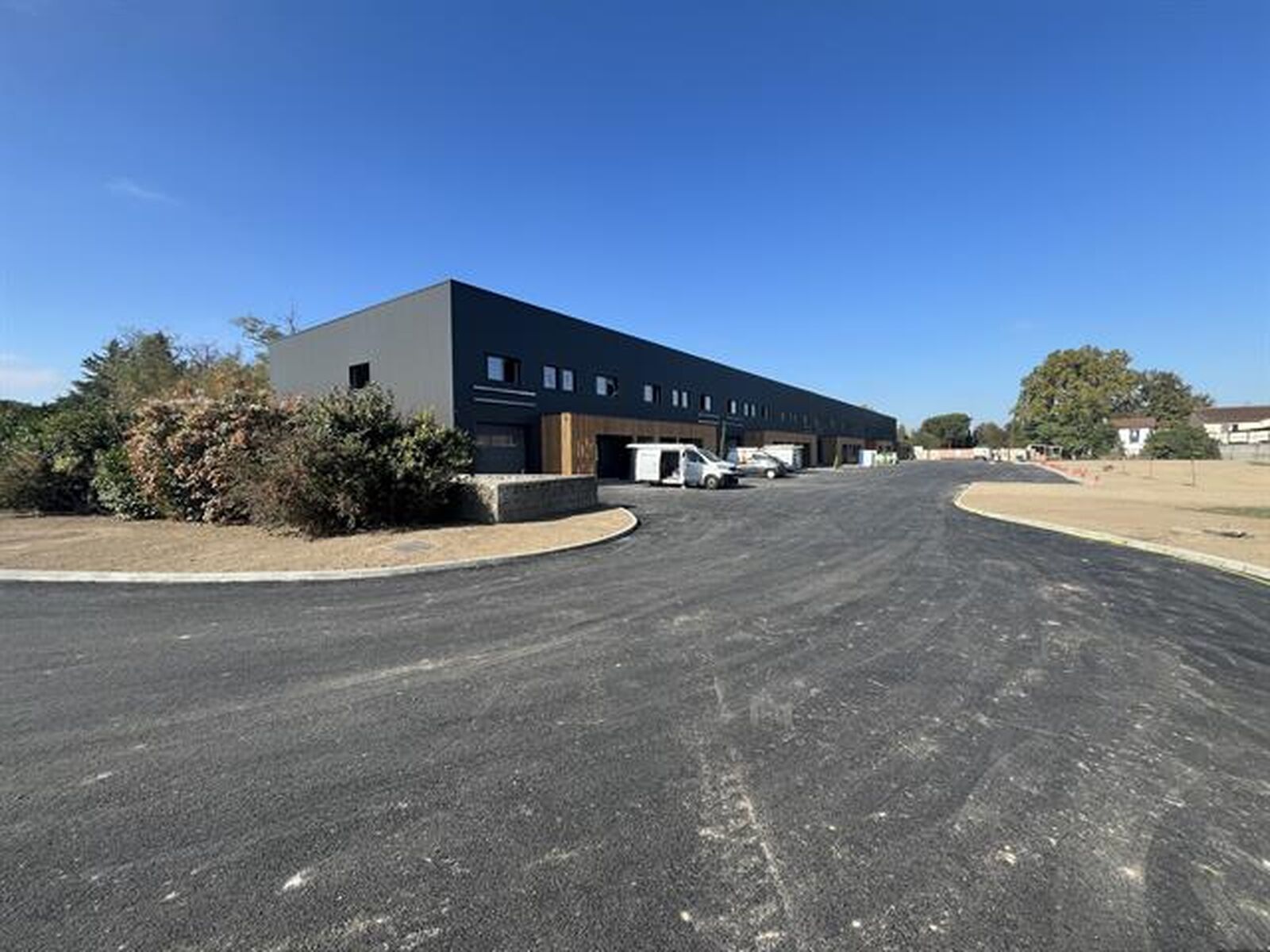 Locaux d'activité - 31140 LAUNAGUET