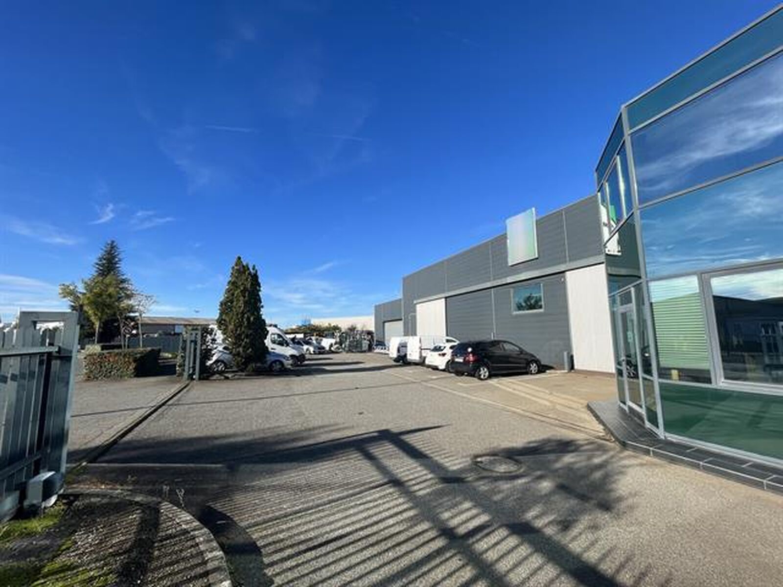 Locaux d'activité - 31170 TOURNEFEUILLE