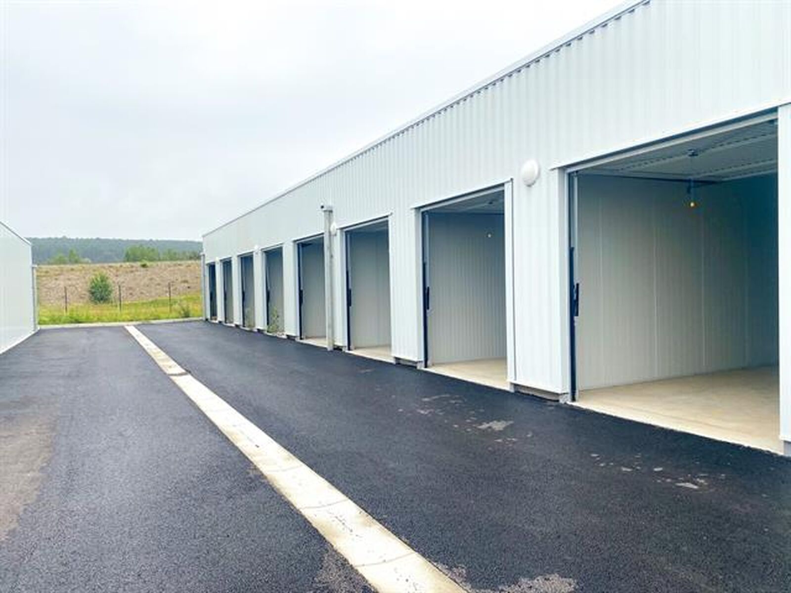 Entrepôts - 32600 PUJAUDRAN