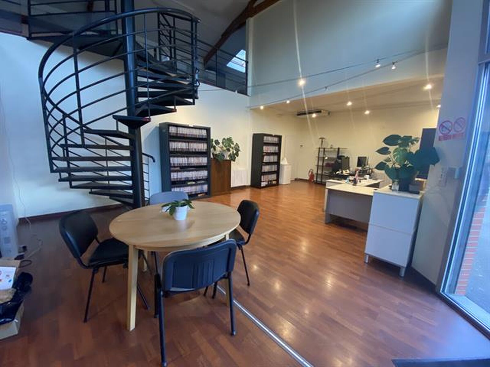 Locaux commerciaux - 31140 AUCAMVILLE