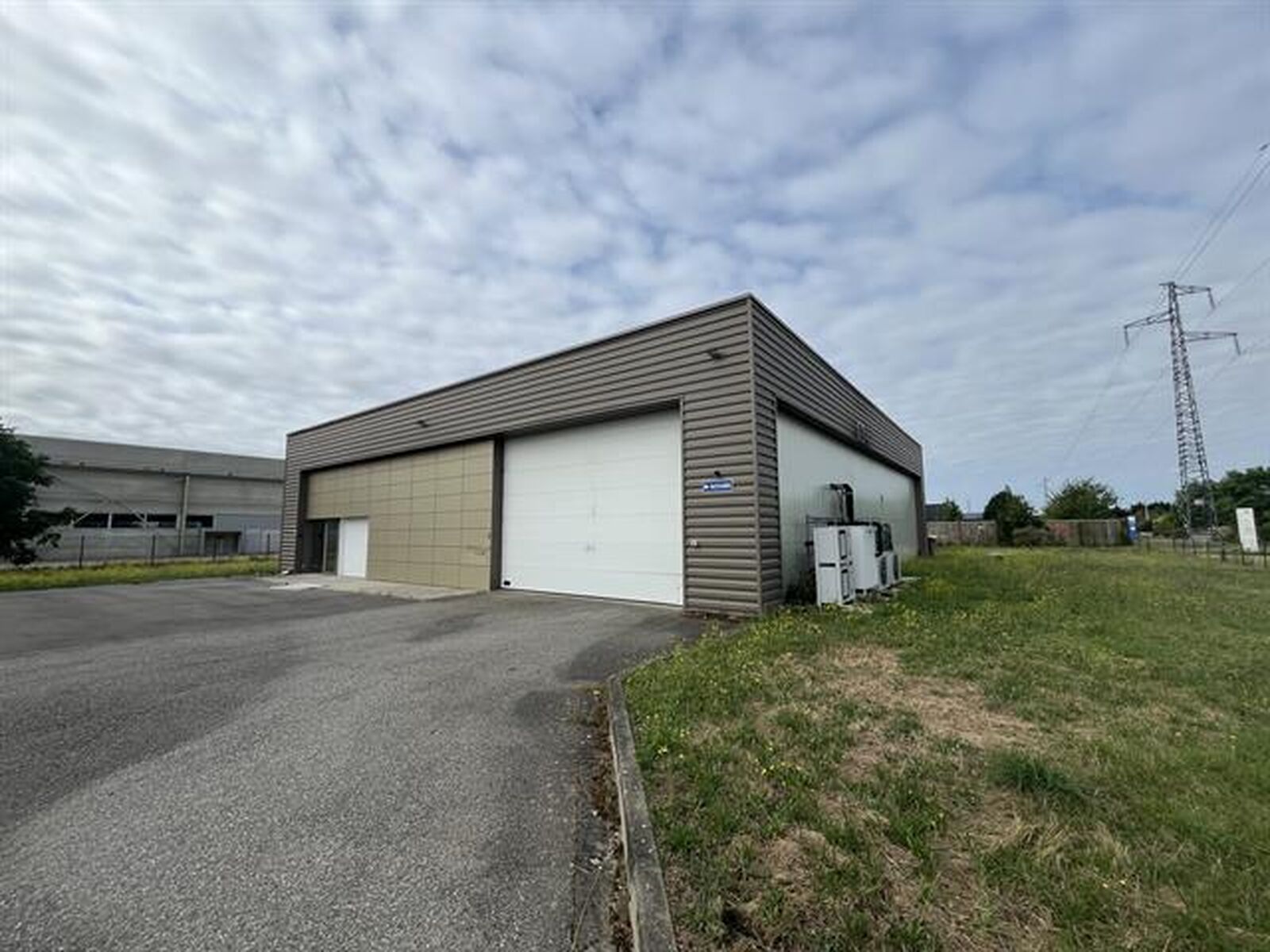 Locaux d'activité à CARBONNE