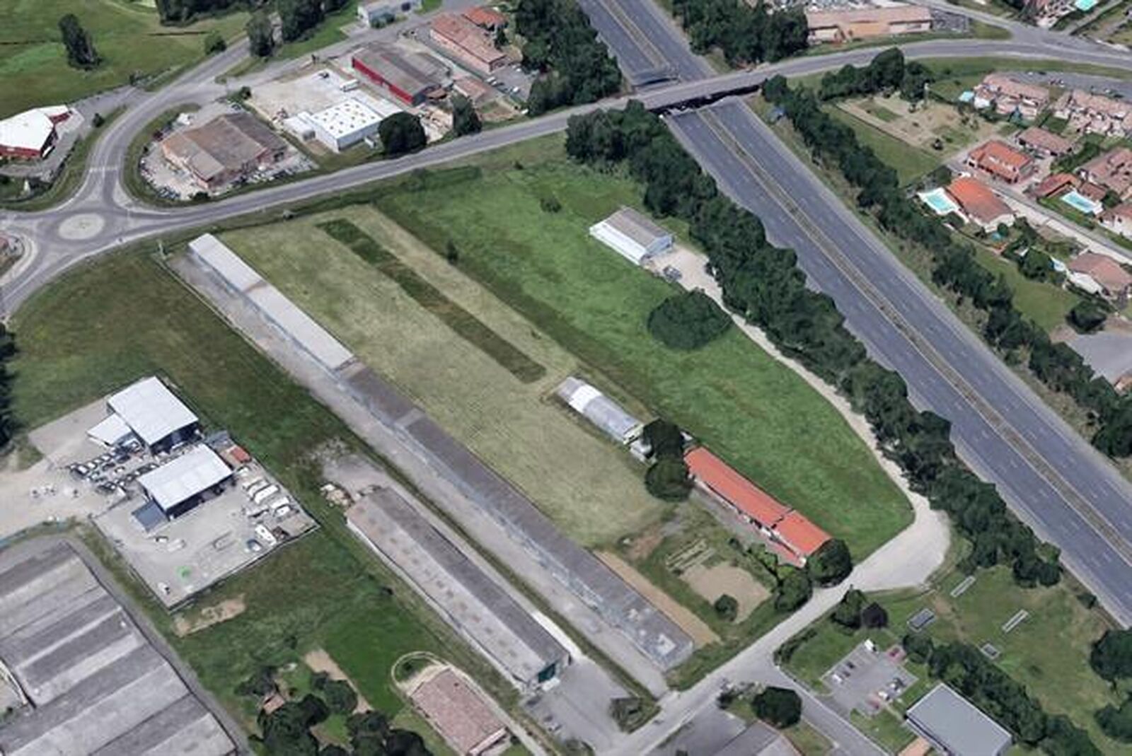 Locaux d'activité - 31140 AUCAMVILLE