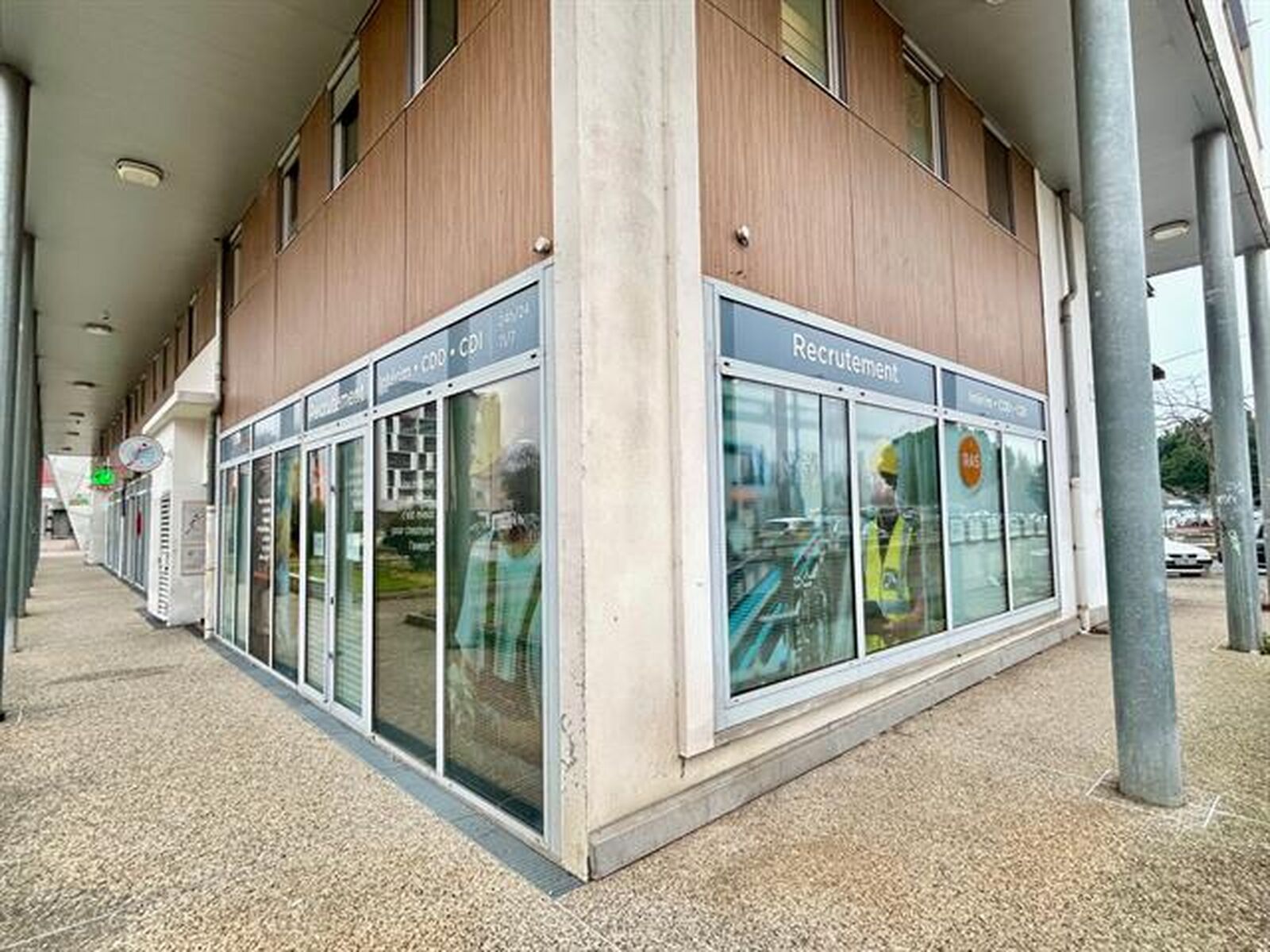 Locaux commerciaux - 31520 RAMONVILLE SAINT AGNE