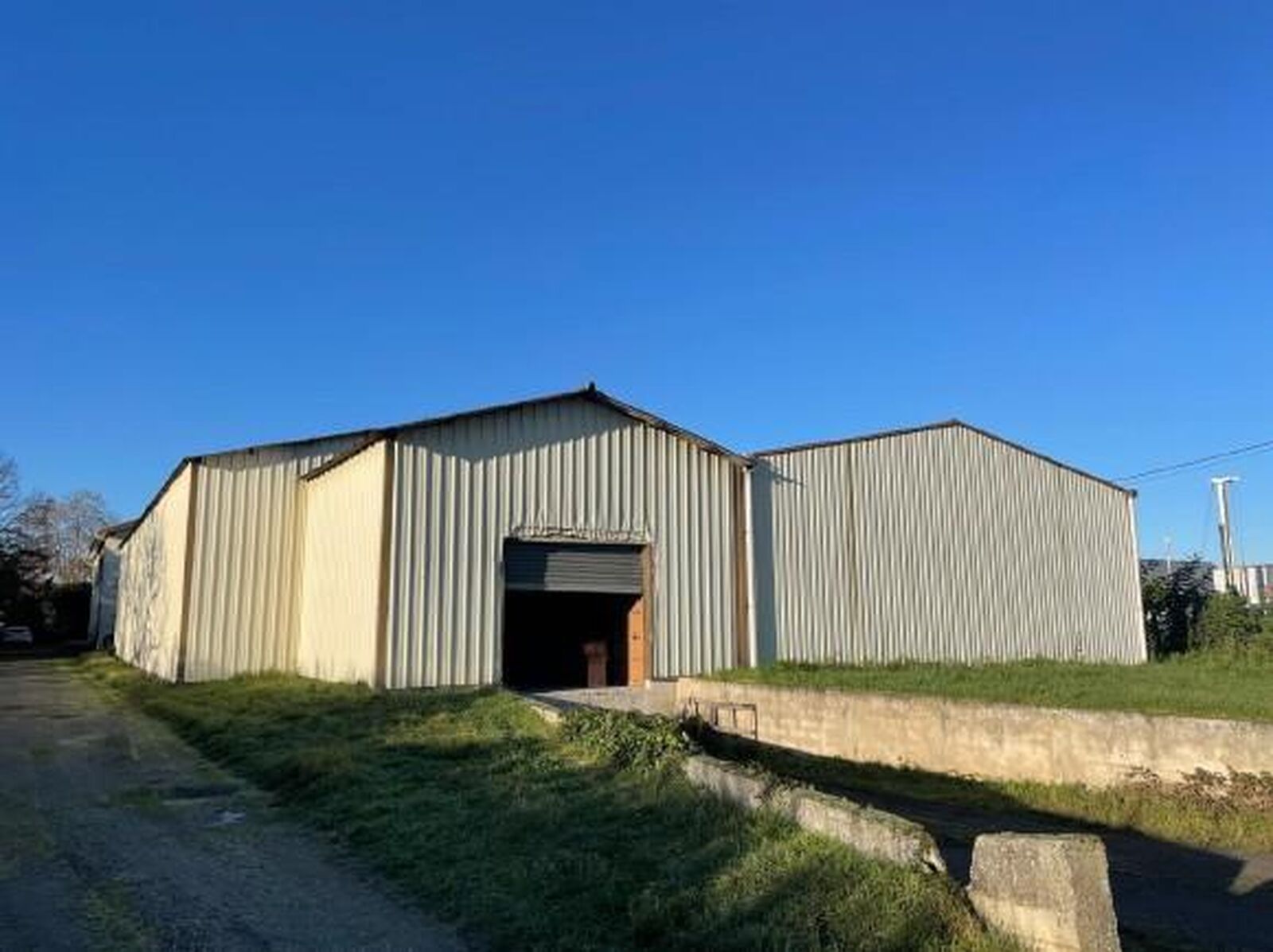 Locaux d'activité - 31790 SAINT JORY