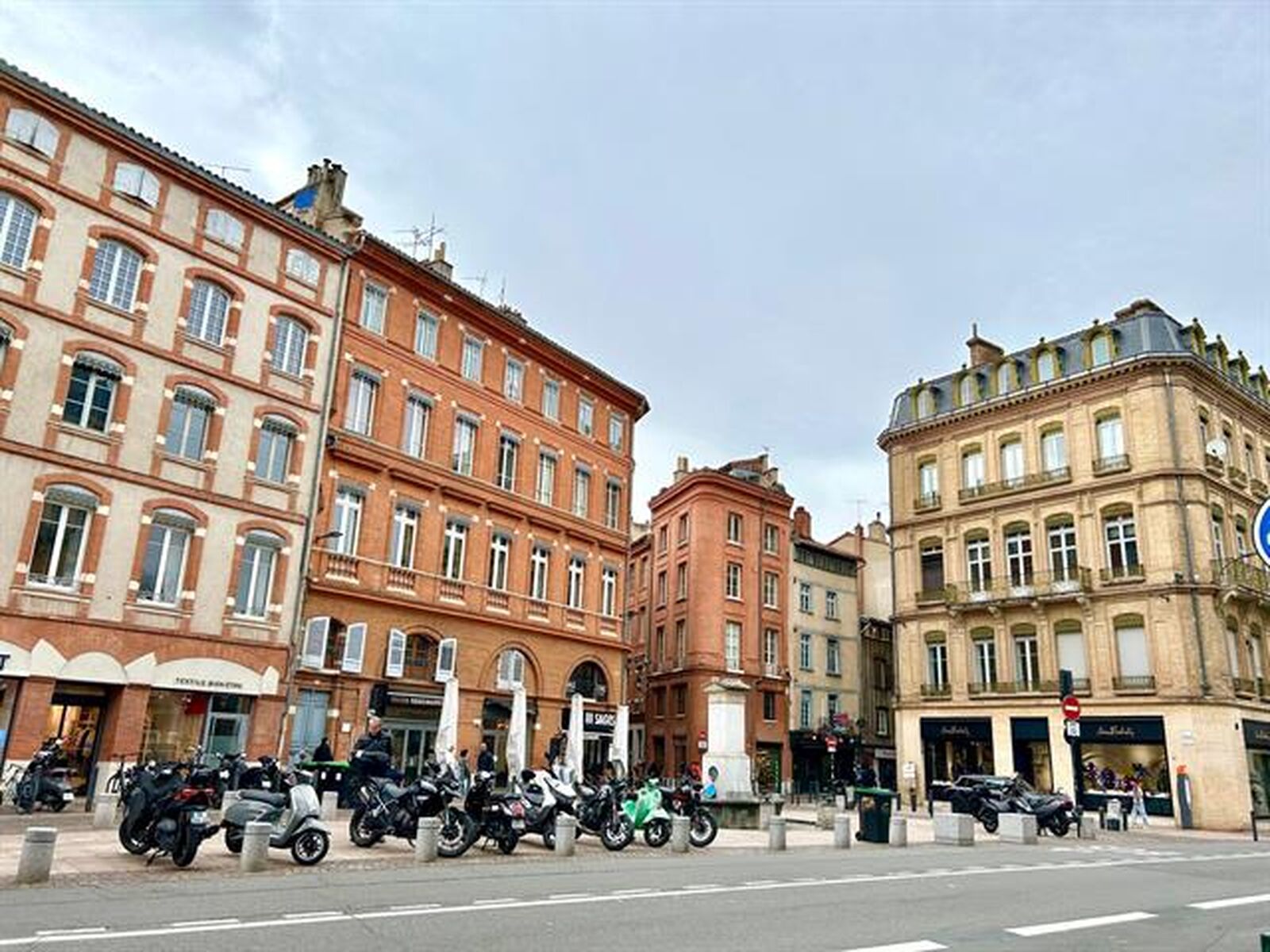 Locaux commerciaux - 31000 TOULOUSE