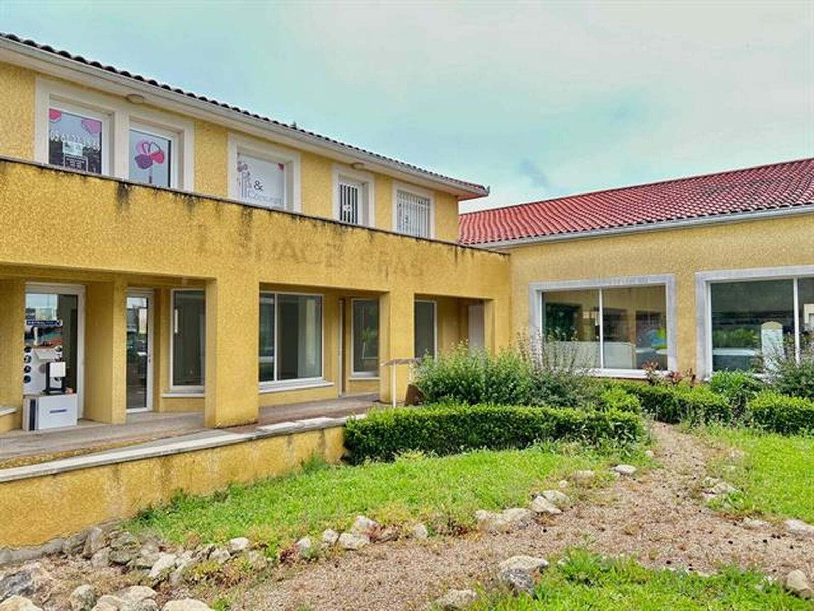 Locaux commerciaux - 31180 ROUFFIAC TOLOSAN