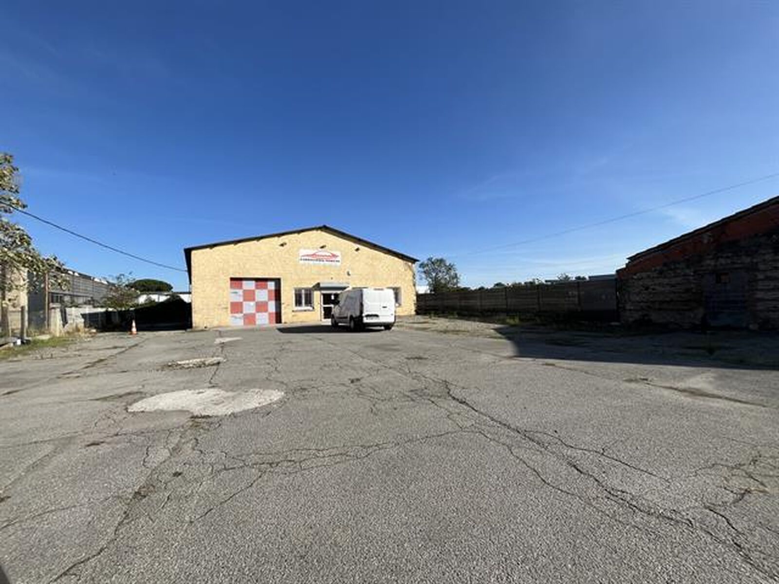 Locaux d'activité - 31140 AUCAMVILLE