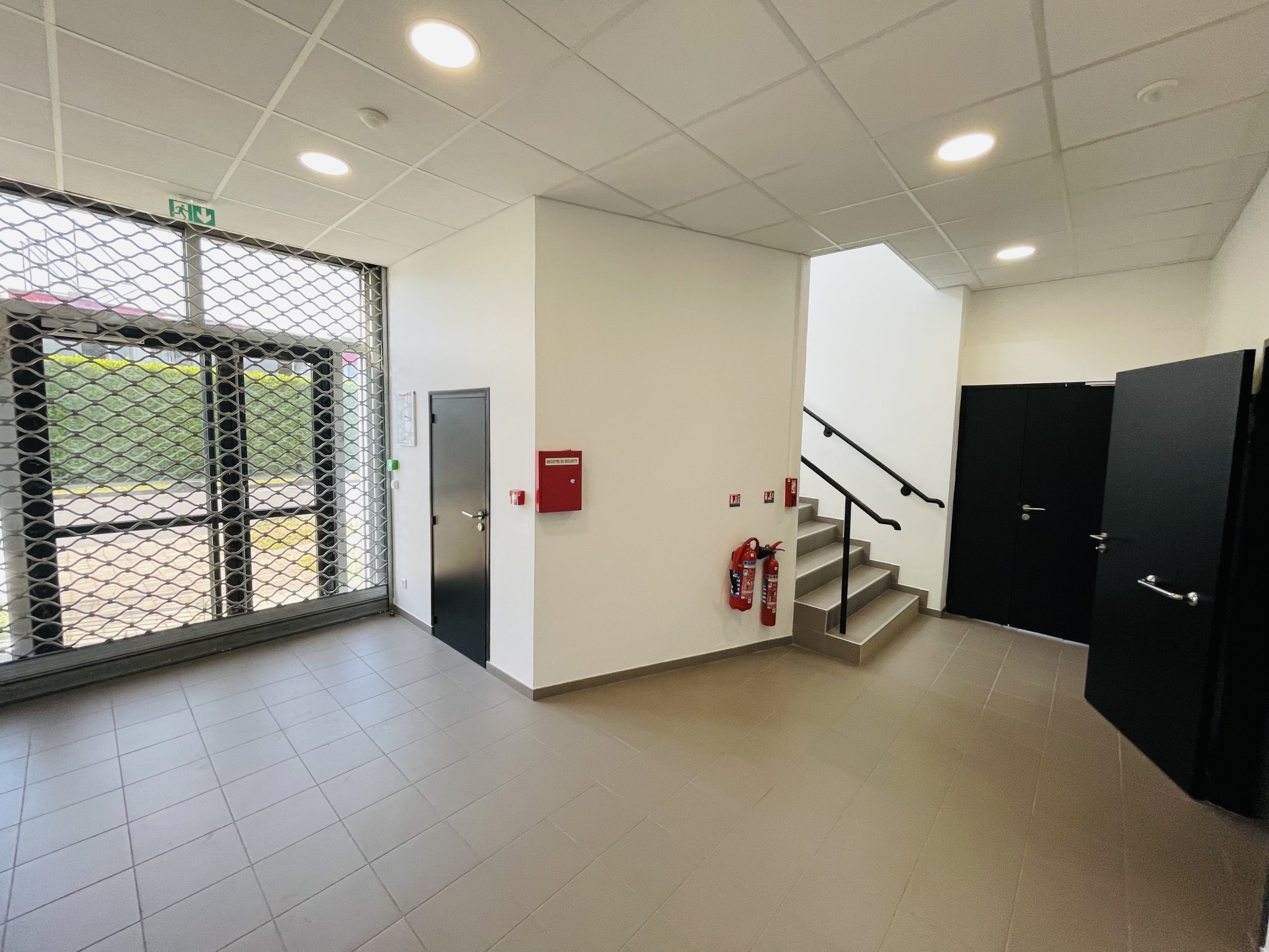 LOCAUX RENOVES - 