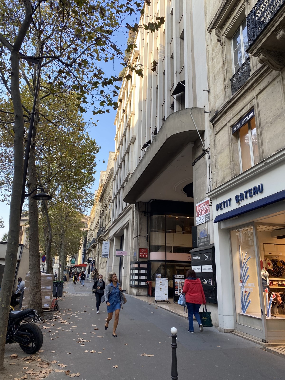 BUREAUX RÉNOVÉS ET CLIMATISÉS