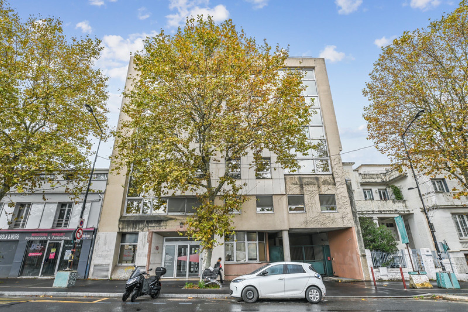 BUREAUX AU PIED DU RER B - 