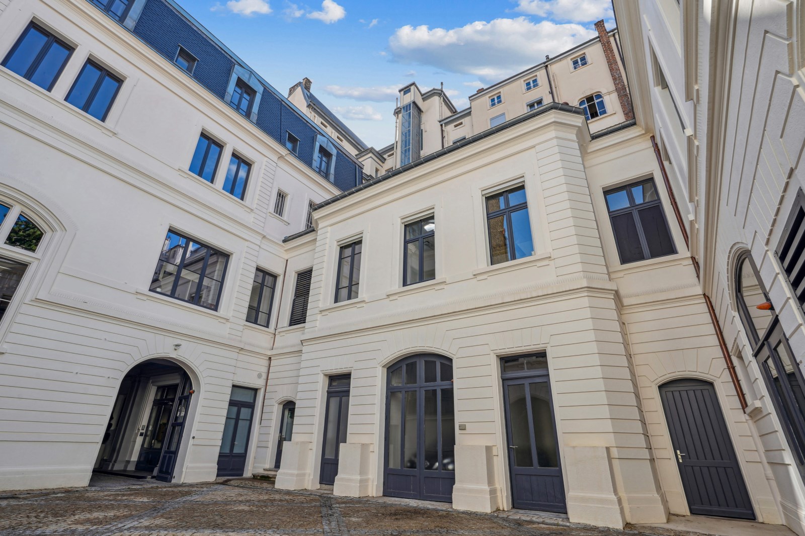 Bureaux haussmanniens 6ème, proches Tête d'Or - 