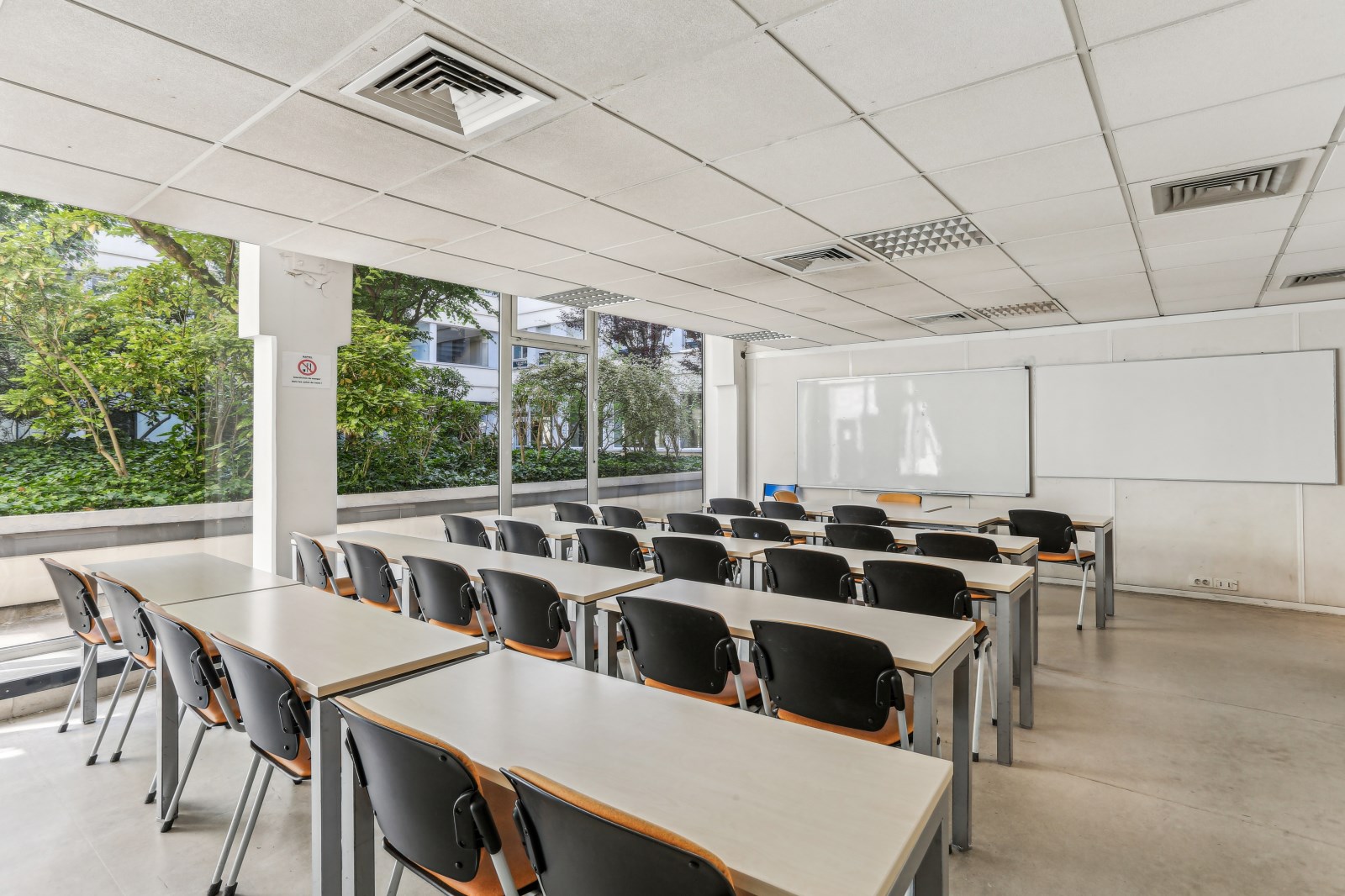 BUREAUX AU COEUR DE PARIS - 