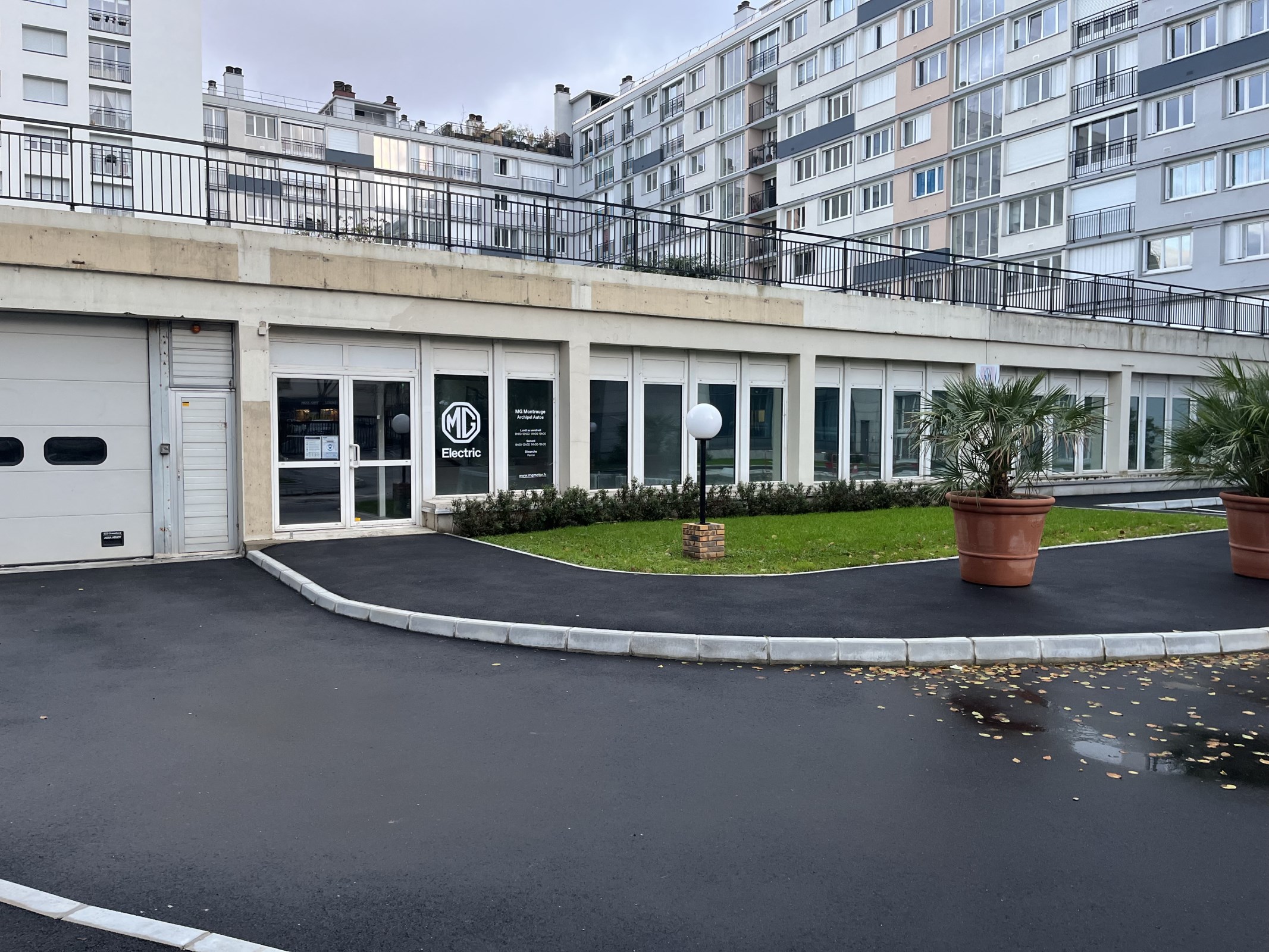 Bâtiment indépendant aux portes de Paris