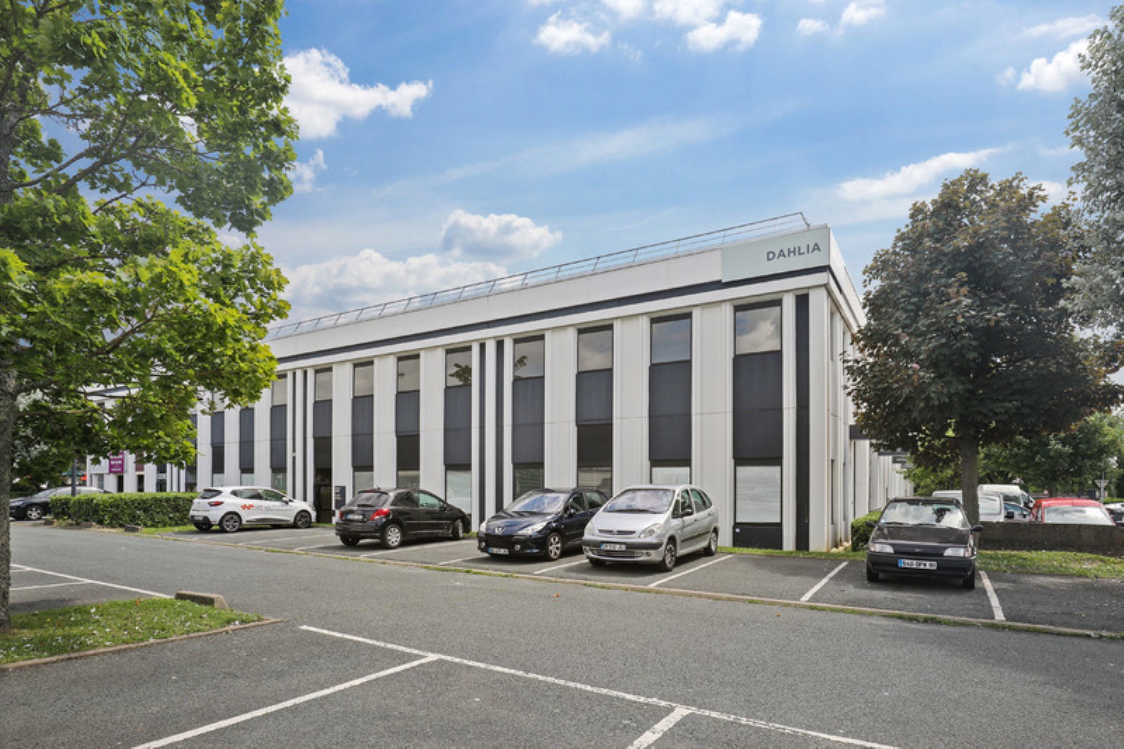 Bureaux à louer avec services de proximités - Surfaces de bureaux dans un parc sécurisé avec services de proximités