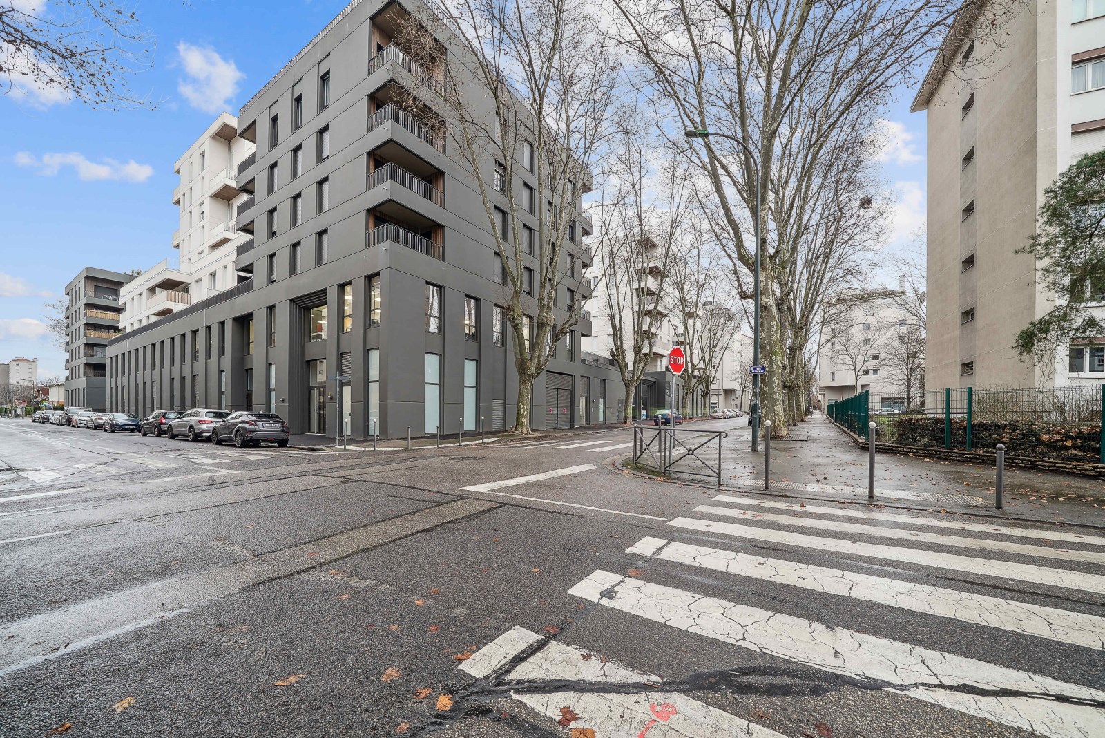 A louer, bureaux ou stockage, neuf à Villeurbanne - 