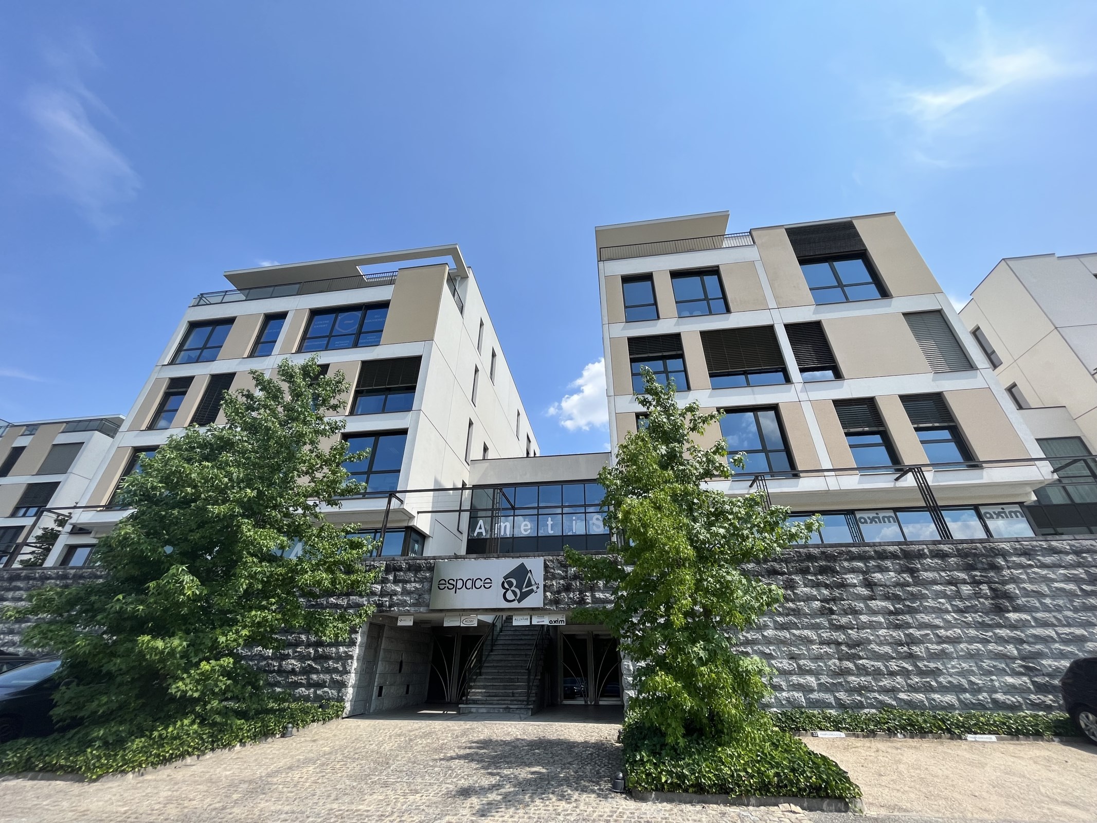 Belle surface de bureaux à louer en bord de Saône - 