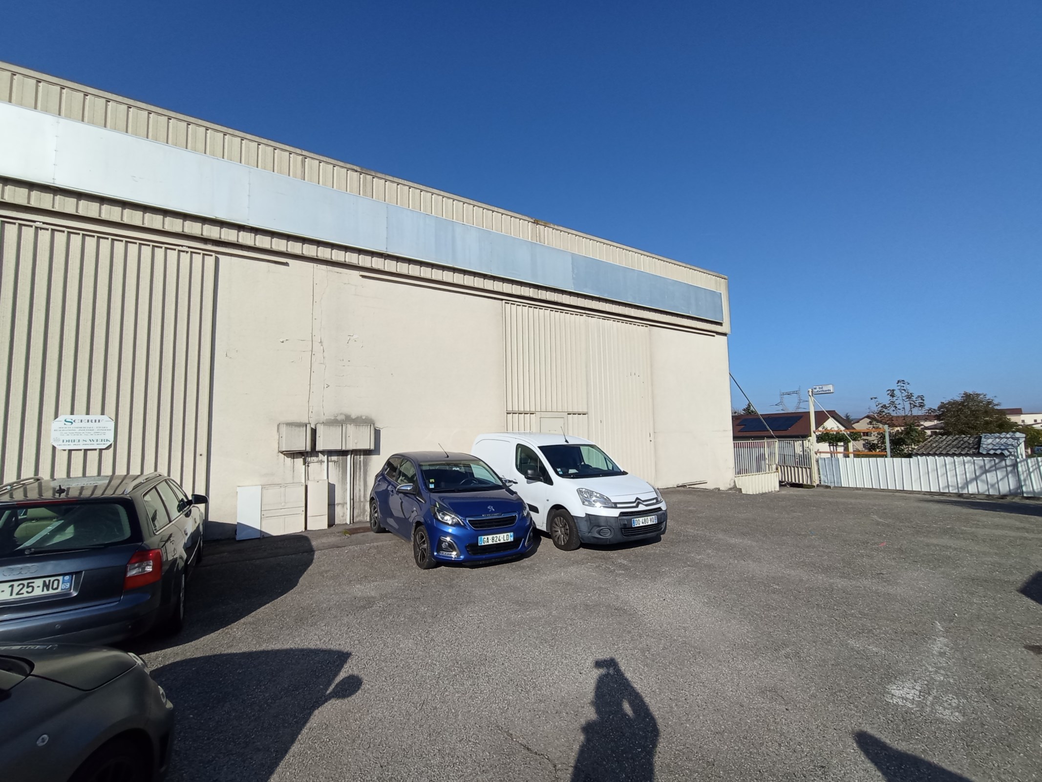 PETITE SURFACE A PROXIMITE DE ST-QUENTIN FALLAVIER - 