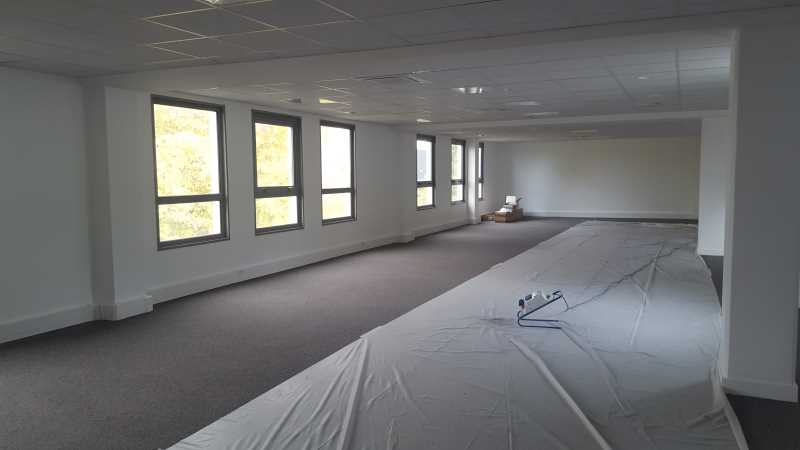 Photo du bien : à Louer Activités et Bureaux 92390 VILLENEUVE LA GARENNE offre (...)