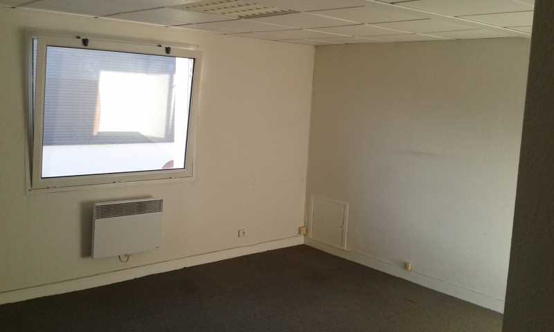 Photo du bien : à Louer Bureaux 93370 MONTFERMEIL offre 521941