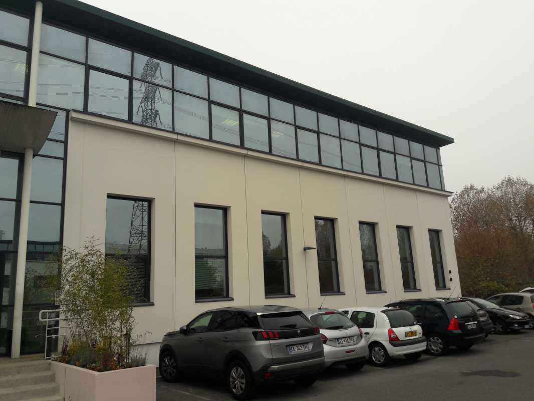 Photo du bien : à Louer Activités et Bureaux 92390 VILLENEUVE LA GARENNE offre (...)