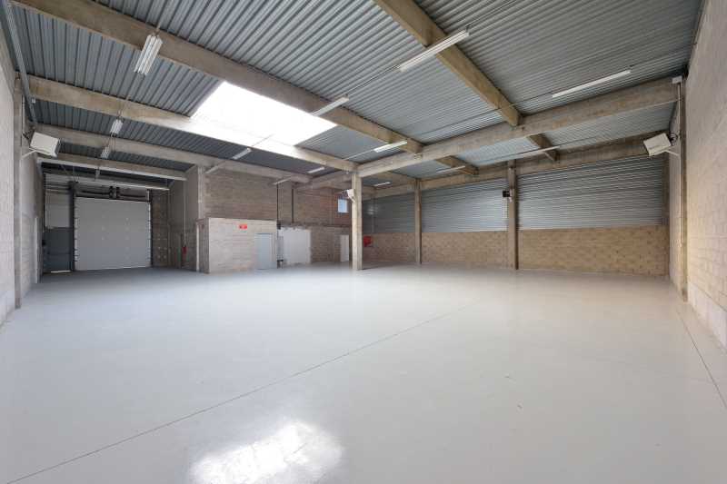 Photo du bien : à Louer Locaux d'activité 77400 SAINT THIBAULT DES VIGNES offre (...)