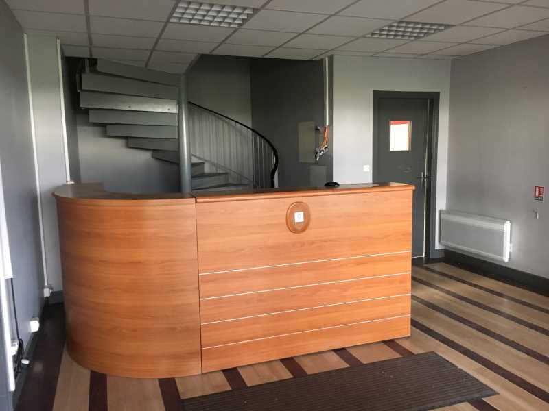 Photo du bien : à Louer Activités et Bureaux 95310 SAINT OUEN L'AUMONE offre (...)