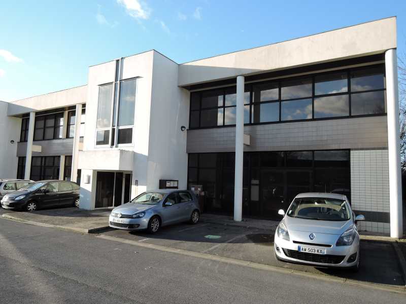 Photo du bien : à Louer Activités et Bureaux 77185 LOGNES offre 556010