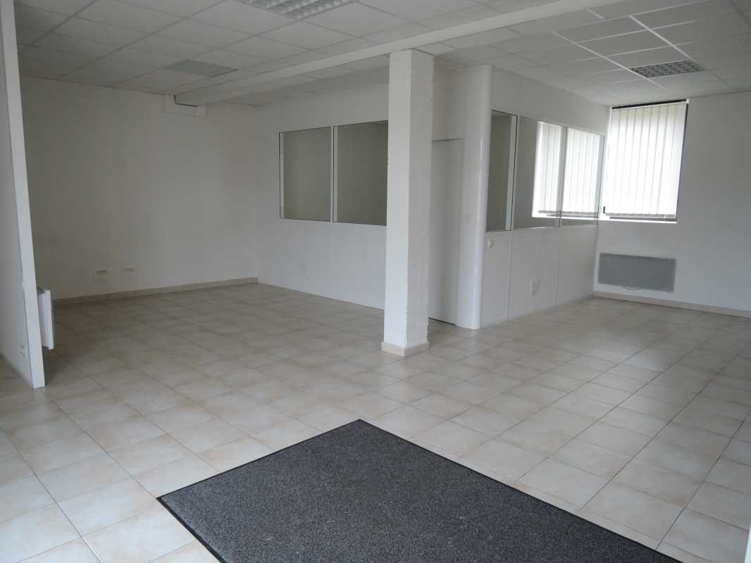 Photo du bien : à Louer Activités et Bureaux 77173 CHEVRY COSSIGNY offre 556320