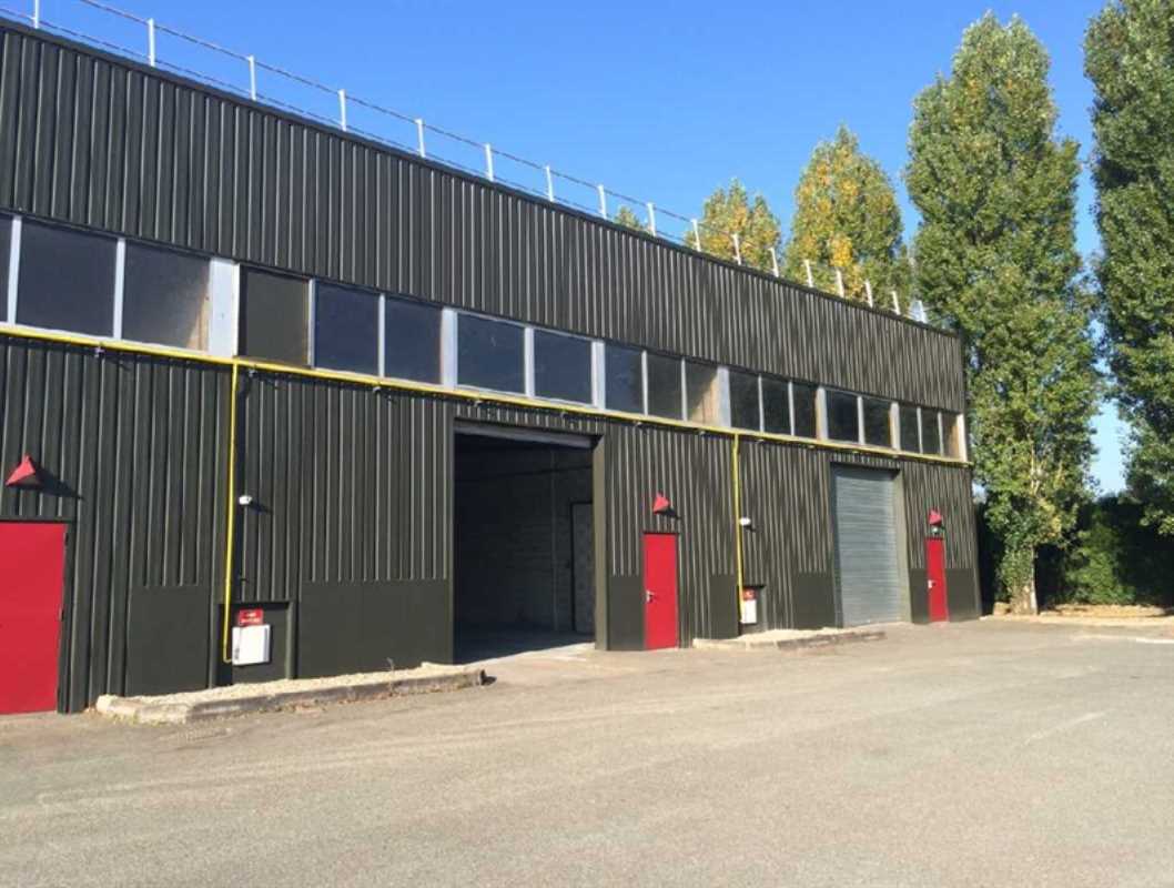 Photo du bien : à Louer Locaux d'activité 78310 COIGNIERES offre 558376