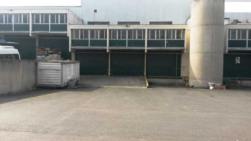 Photo du bien : à Louer Entrepôt et Locaux d'activité 93150 LE BLANC MESNIL offre (...)