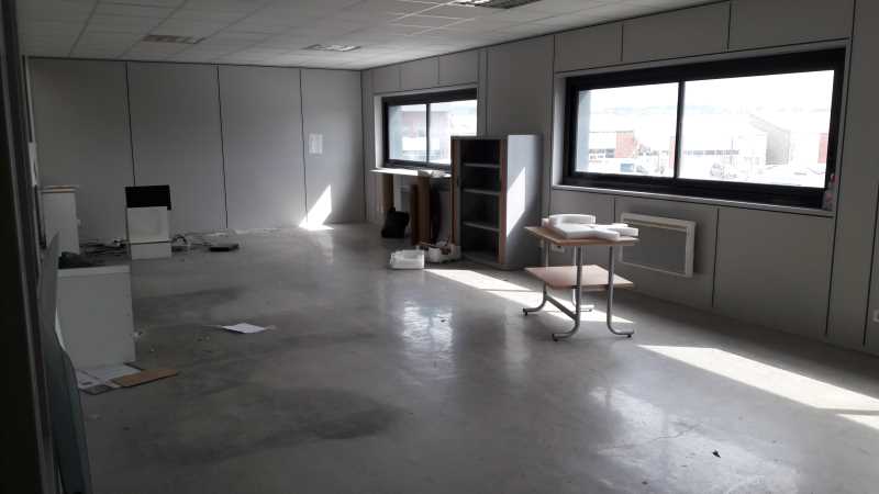 Photo du bien : à Louer Activités et Bureaux 95240 CORMEILLES EN PARISIS offre (...)