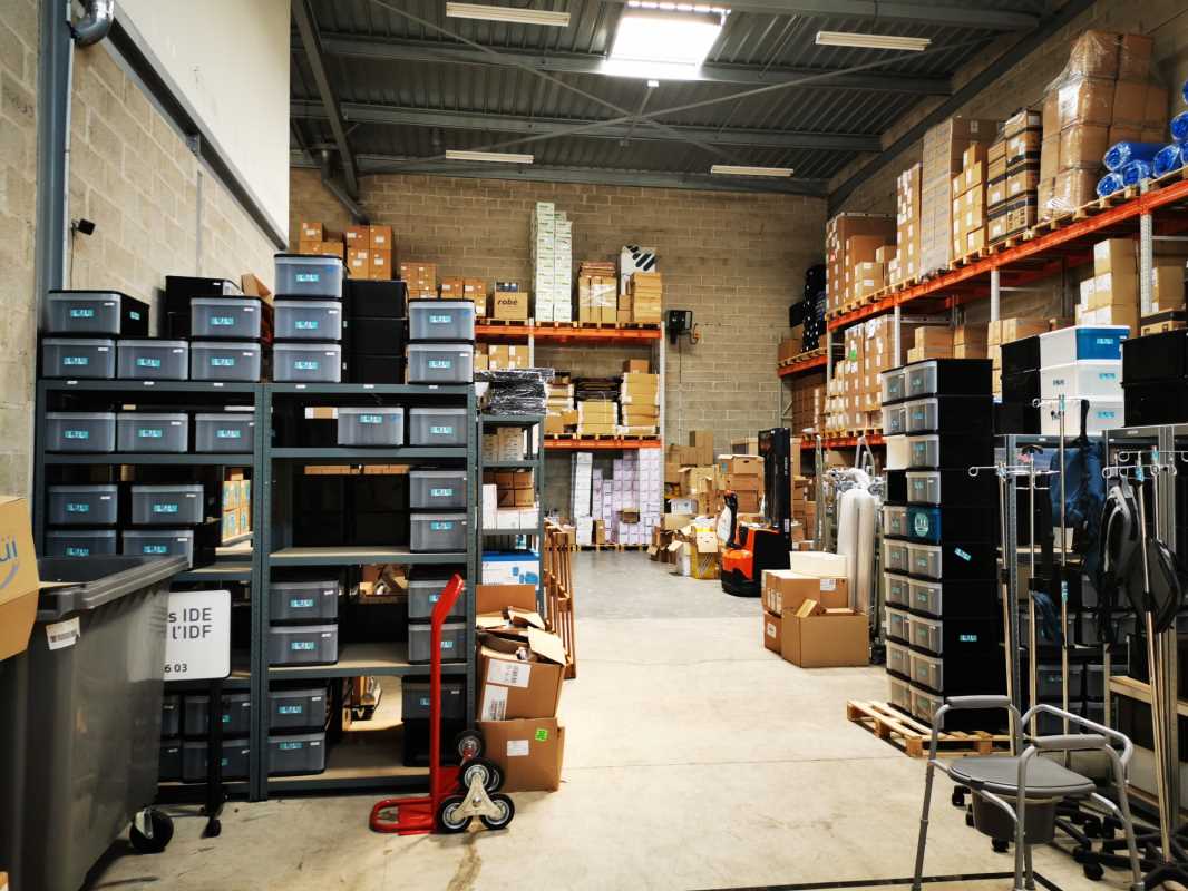 Photo du bien : à Vendre ou à Louer Locaux d'activité 77700 BAILLY ROMAINVILLIERS offre (...)