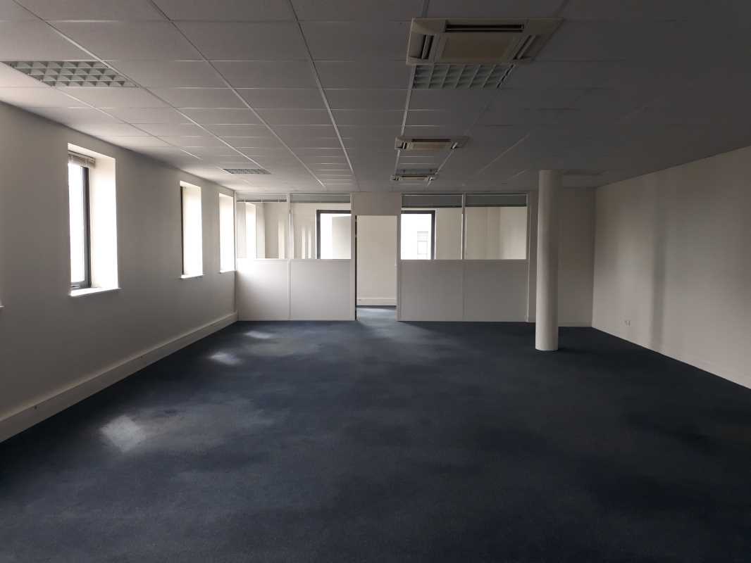 Photo du bien : à Louer Bureaux 77600 BUSSY SAINT GEORGES offre 599368