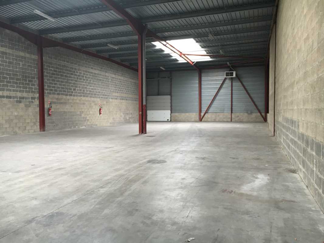 Photo du bien : à Louer Entrepôt et Locaux d'activité 95310 SAINT OUEN L'AUMONE offre (...)