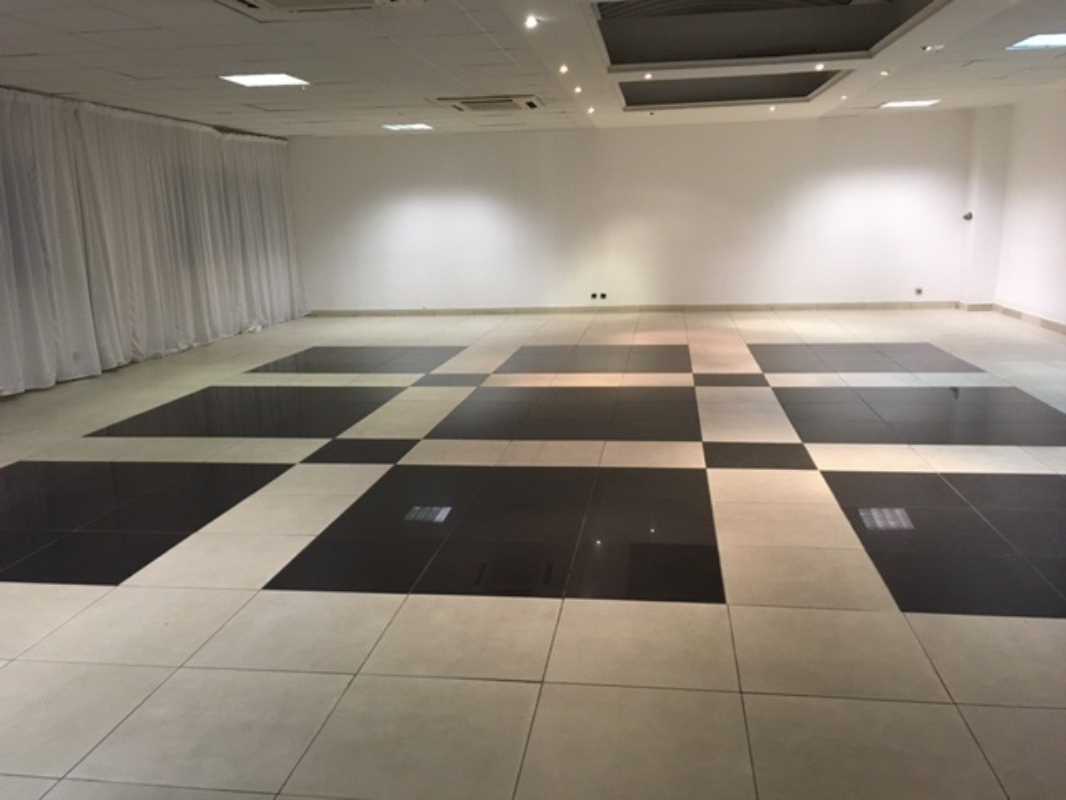 Photo du bien : à Vendre Activités et Bureaux 95310 SAINT OUEN L'AUMONE offre (...)