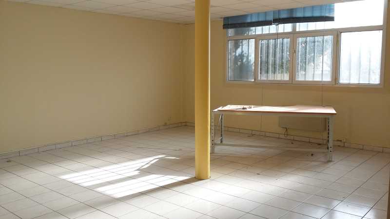 Photo du bien : à Louer Bureaux 77170 BRIE COMTE ROBERT offre 618326
