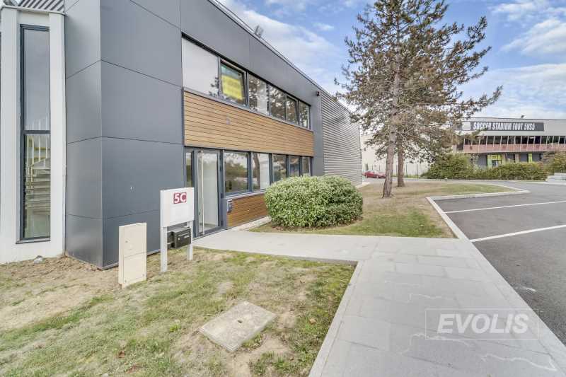 Photo du bien : à Louer Entrepôt et Locaux d'activité 91700 SAINTE GENEVIEVE DES BOIS (...)