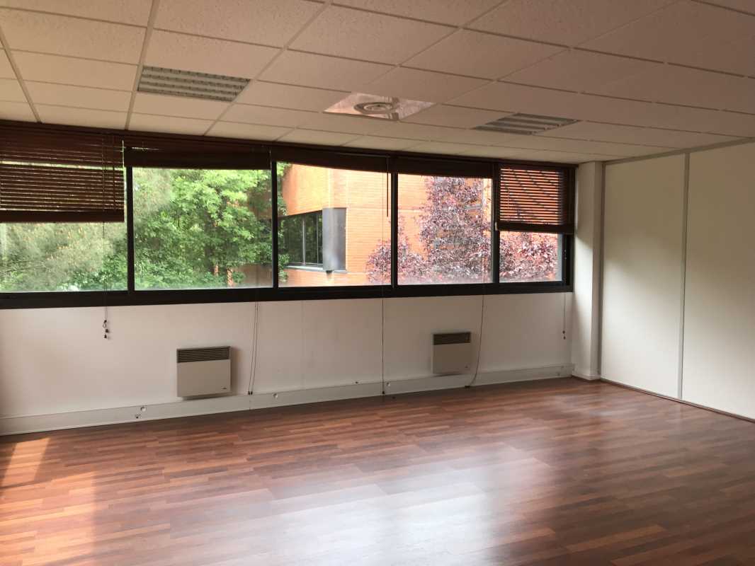 Photo du bien : à Louer Bureaux 33700 MERIGNAC offre 630698