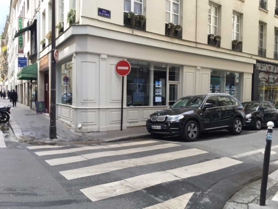 Photo du bien : Cession de bail Locaux commerciaux 75007 PARIS offre 633481