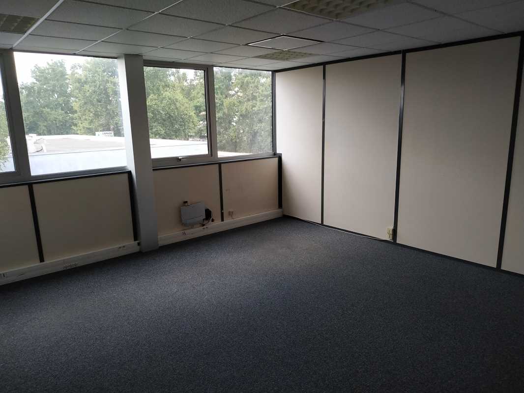 Photo du bien : à Louer Bureaux et Activités 33700 MERIGNAC offre 647533