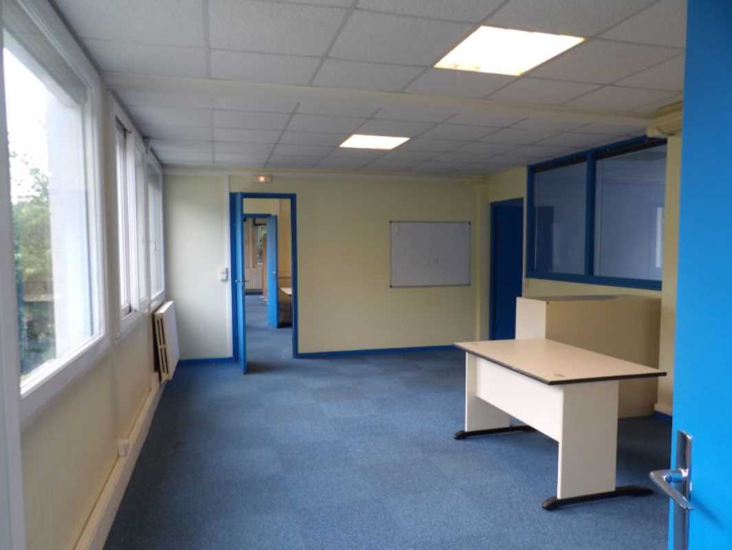 Photo du bien : à Louer Bureaux et Activités 78580 MAULE offre 649206