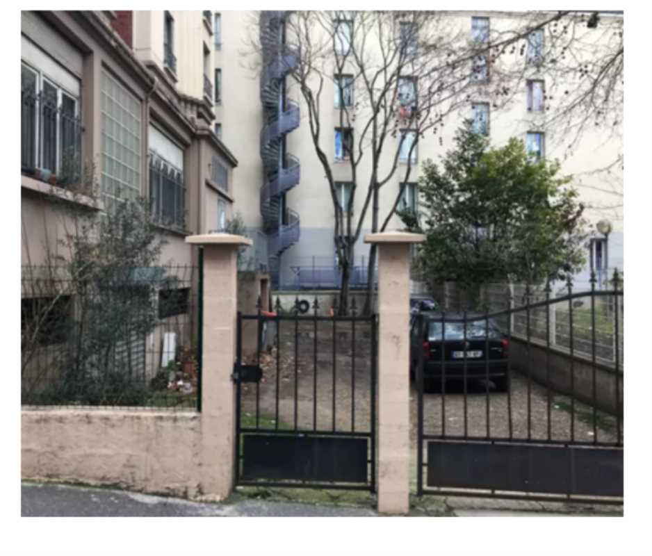 Photo du bien : à Vendre ou à Louer Bureaux et Locaux commerciaux 93200 SAINT DENIS offre (...)